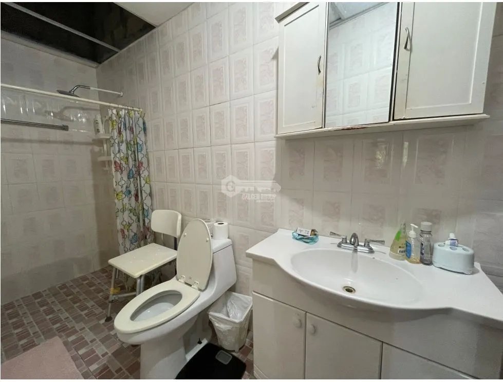 SE VENDE CASA EN COLON BUENA VISTA 800M 4 HABITACIONES Y TERRAZA