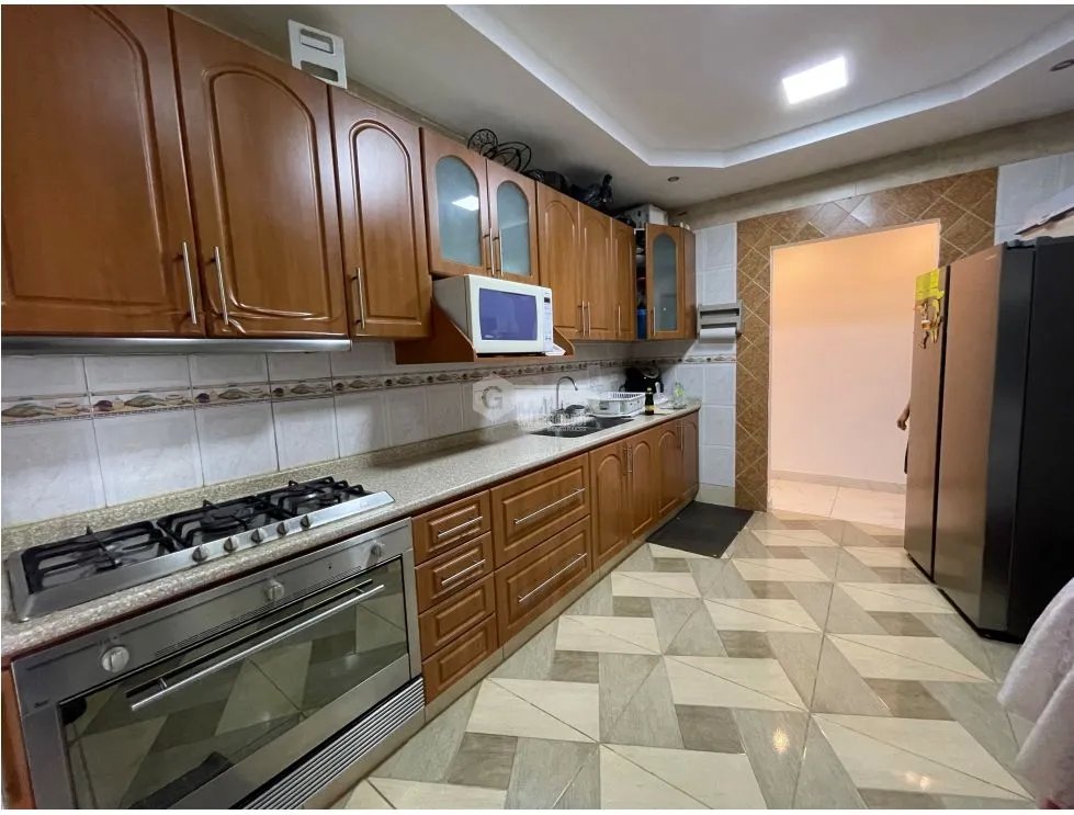 SE VENDE CASA EN COLON BUENA VISTA 800M 4 HABITACIONES Y TERRAZA