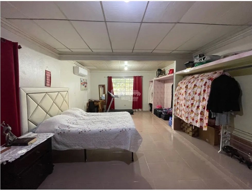 SE VENDE CASA EN COLON BUENA VISTA 800M 4 HABITACIONES Y TERRAZA