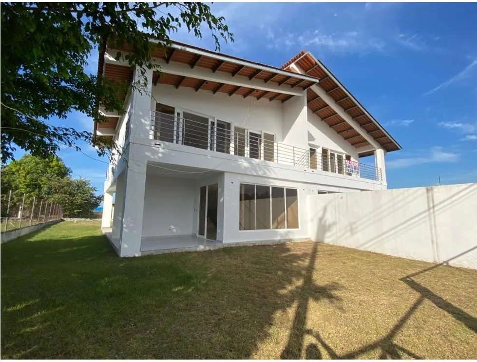 CHAME / NUEVA GORGONA / 3 HABITACIONES / 210 M2 / 3 BAÑOS / BALCON