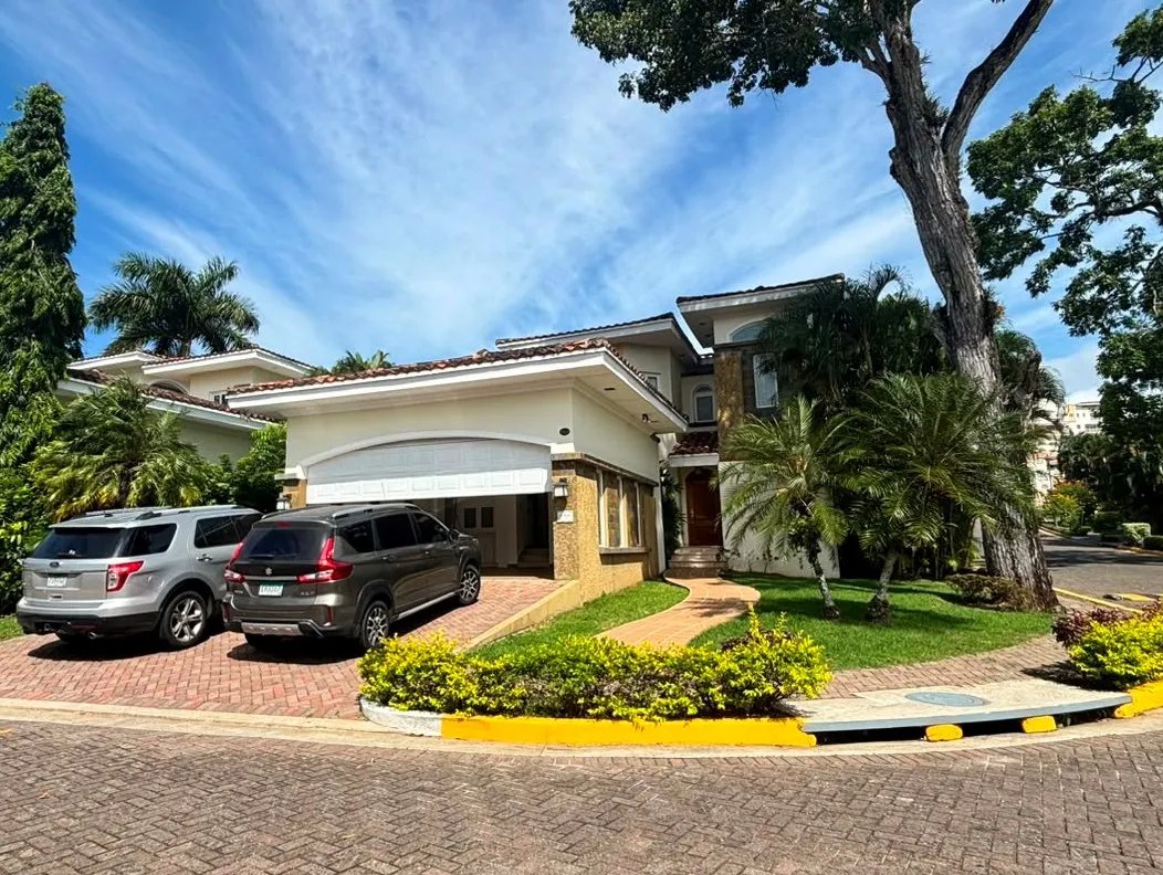 Casa en alquiler/venta en Tucan Country Club