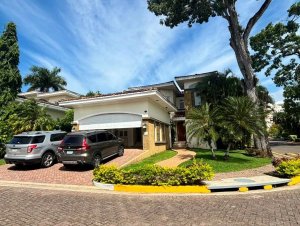 Casa en alquiler/venta en Tucan Country Club