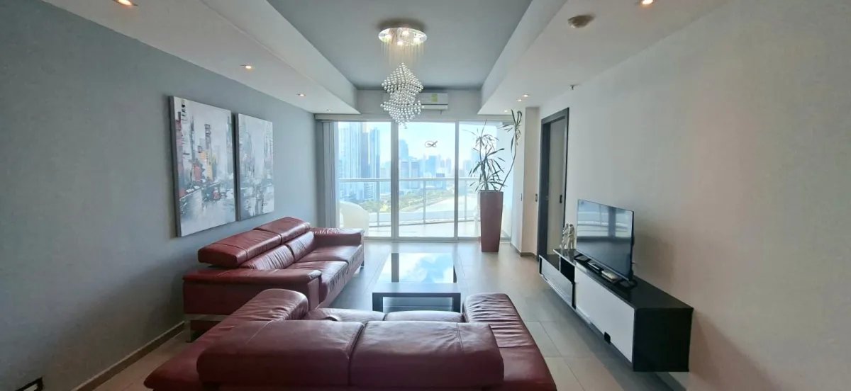 Apartamento 2Rec/2B con Vista al Mar  Balboa Avenue