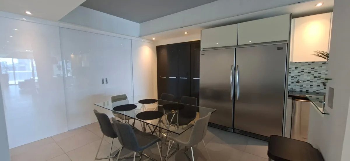 Apartamento 2Rec/2B con Vista al Mar  Balboa Avenue
