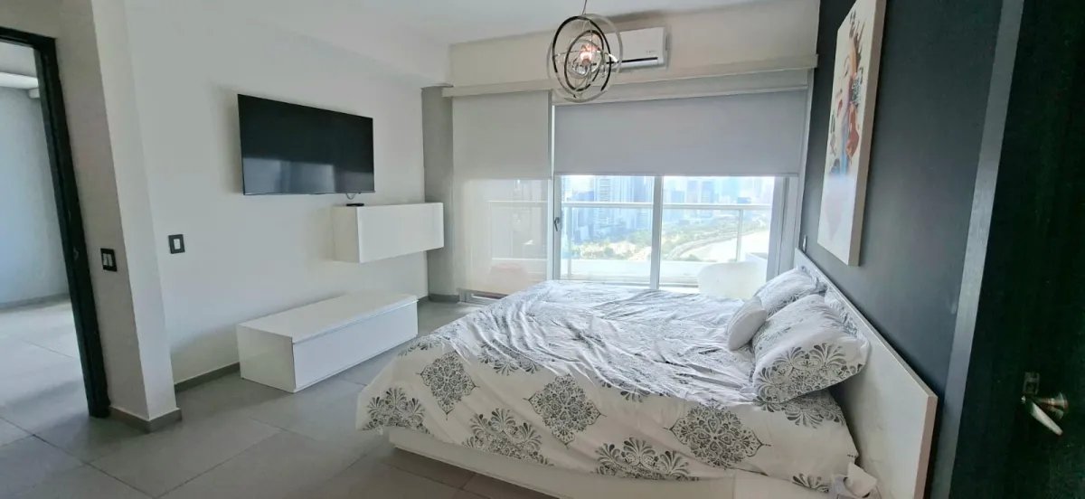 Apartamento 2Rec/2B con Vista al Mar  Balboa Avenue