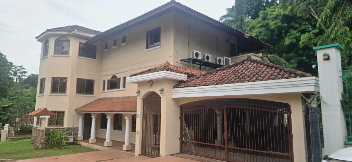 Exclusive Residence for Sale in Albrook