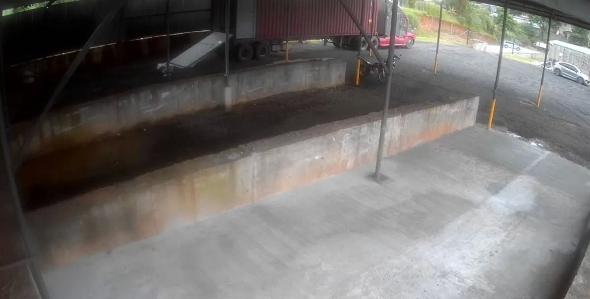 Warehouse for Lease  1,400 m² Lo