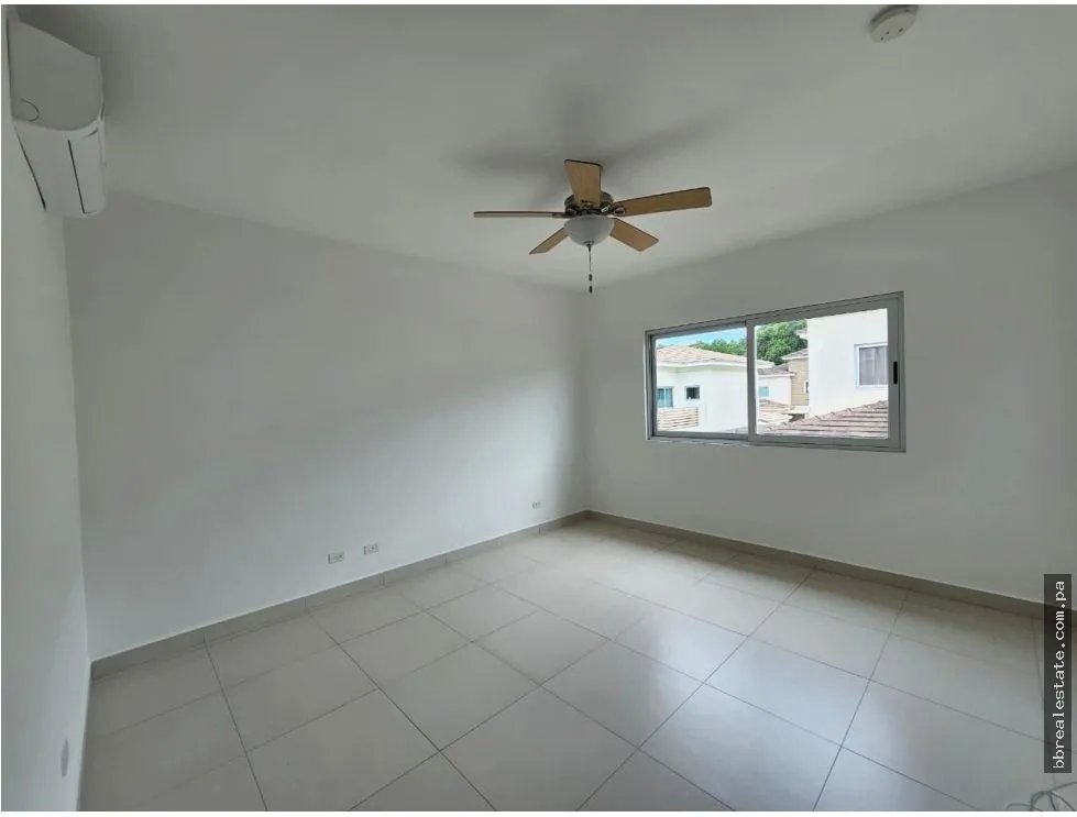 Venta de Casa en Altos del Parque, Vía Centenial