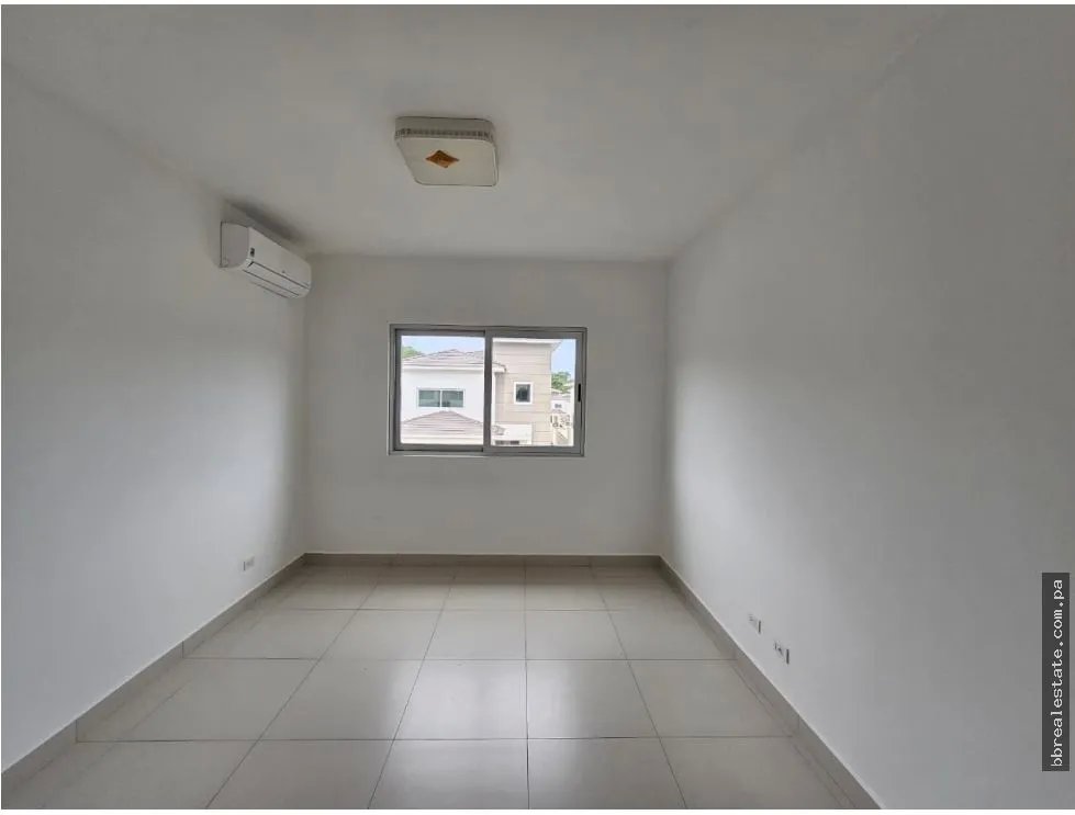Venta de Casa en Altos del Parque, Vía Centenial