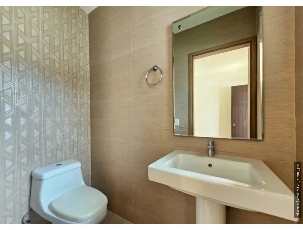 Venta de Casa en Altos del Parque, Vía Centenial