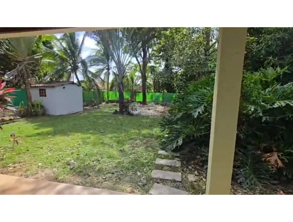 ARRAIJAN / LA CONSTANCIA / 4 HABITACIONES / 520 M2 / 3 BAÑOS / PATIO