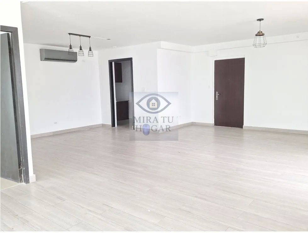 Se vende apartamento reposeido en Bella Vista.