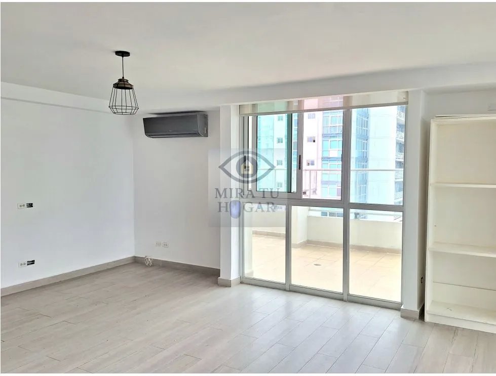 Se vende apartamento reposeido en Bella Vista.