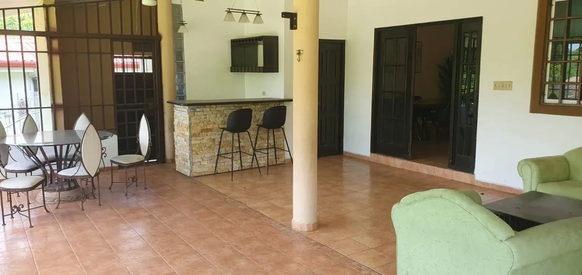 Casa en alquiler en Villa Natalia David