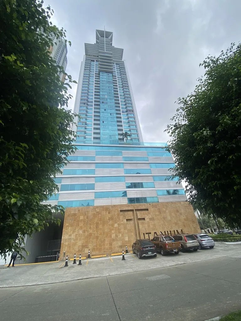 Apartamento en Alquiler PH Titanium Costa del Este | 3 Recámaras