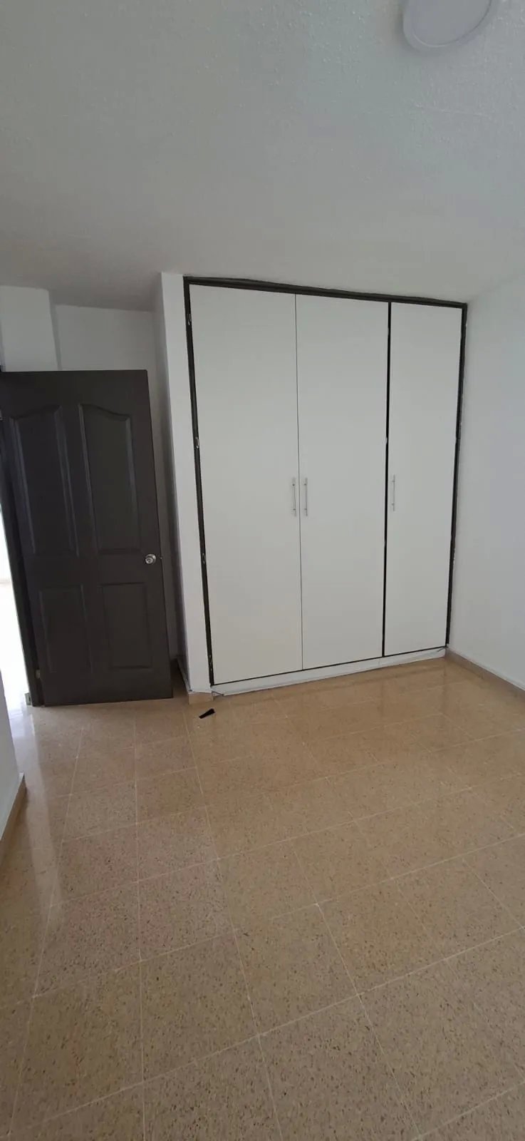 Alquiler de Apartamento Vía Porras Remodelado Solo Línea Blanca Comple...