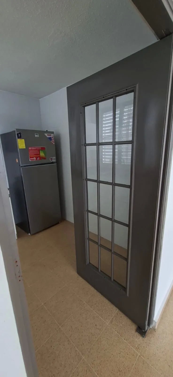 Alquiler de Apartamento Vía Porras Remodelado Solo Línea Blanca Comple...