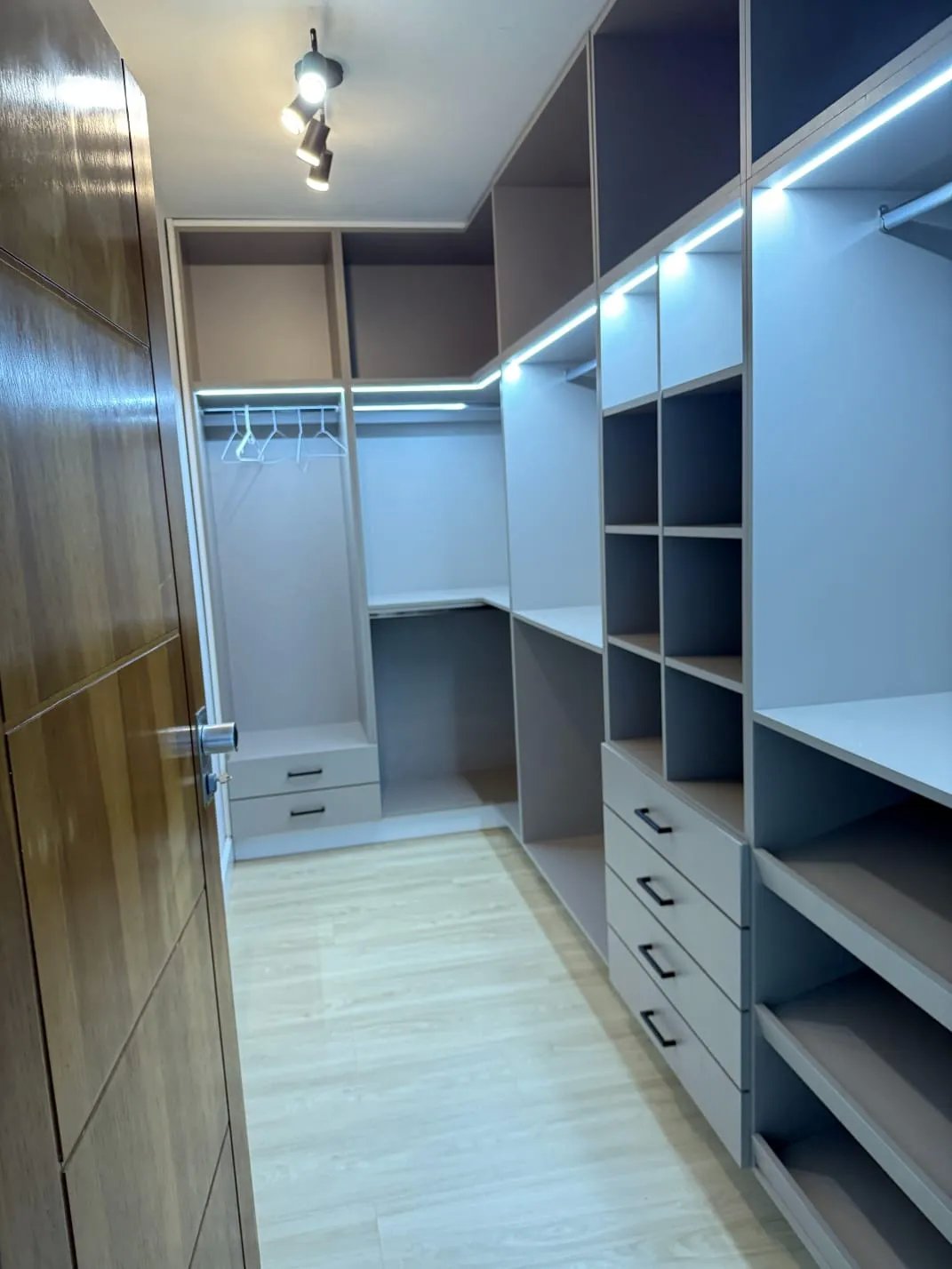Alquiler Apartamento Costa Del Este 172Mts 3.5 Rec 3.5 Baños  2 Estacionamientos