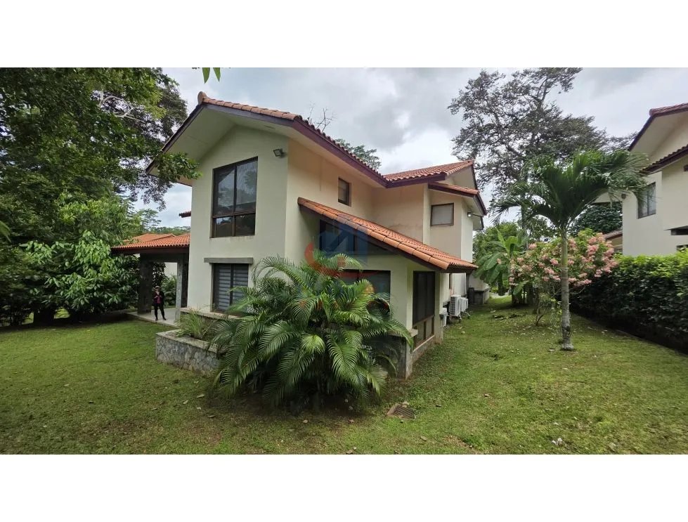 Casa de Lujo en Venta en Clayton  ¡Precio de Oportunidad!