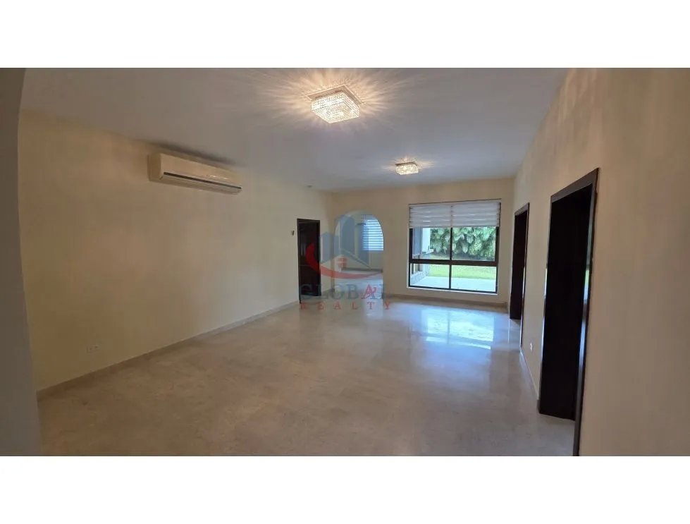 Casa de Lujo en Venta en Clayton  ¡Precio de Oportunidad!