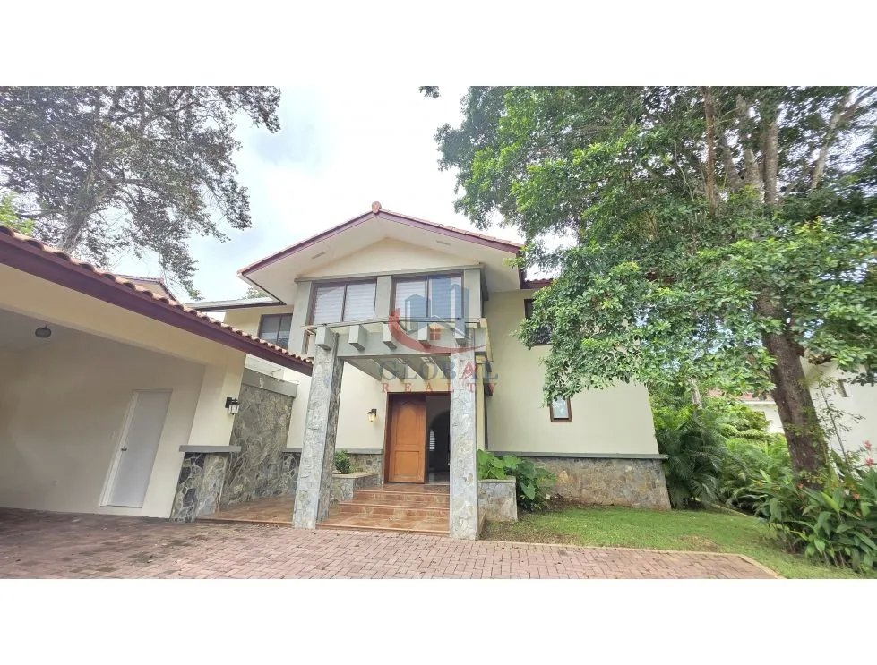 Casa de Lujo en Venta en Clayton  ¡Precio de Oportunidad!