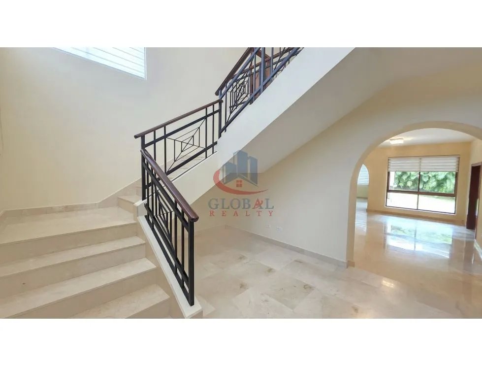 Casa de Lujo en Venta en Clayton  ¡Precio de Oportunidad!