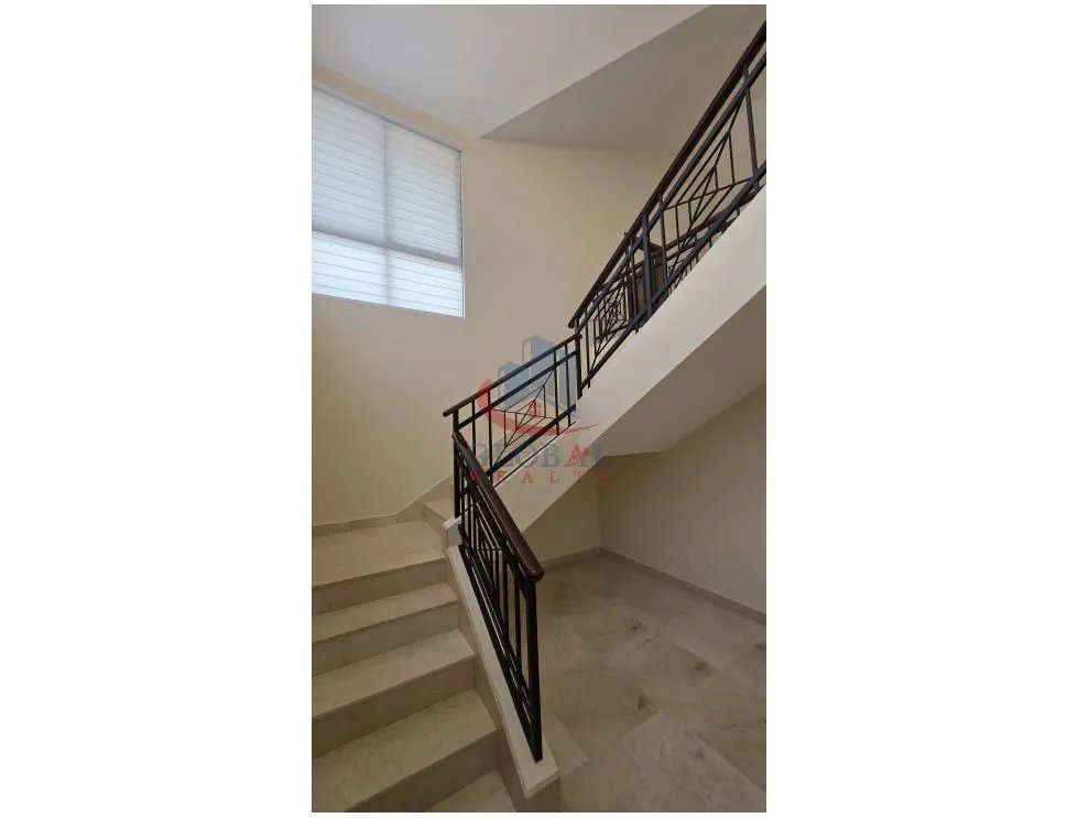 Casa de Lujo en Venta en Clayton  ¡Precio de Oportunidad!