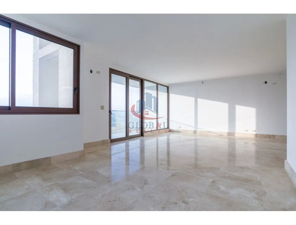 Venta de Apartamento en PH The Colonial Santa María