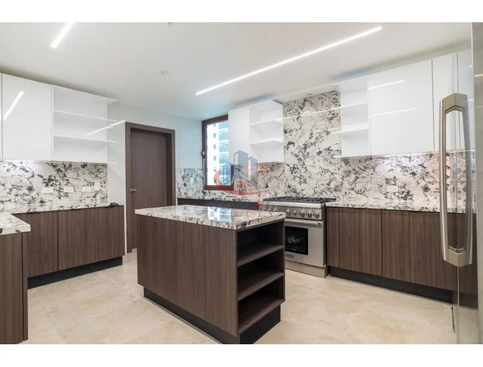 Venta de Apartamento en PH The Colonial Santa María
