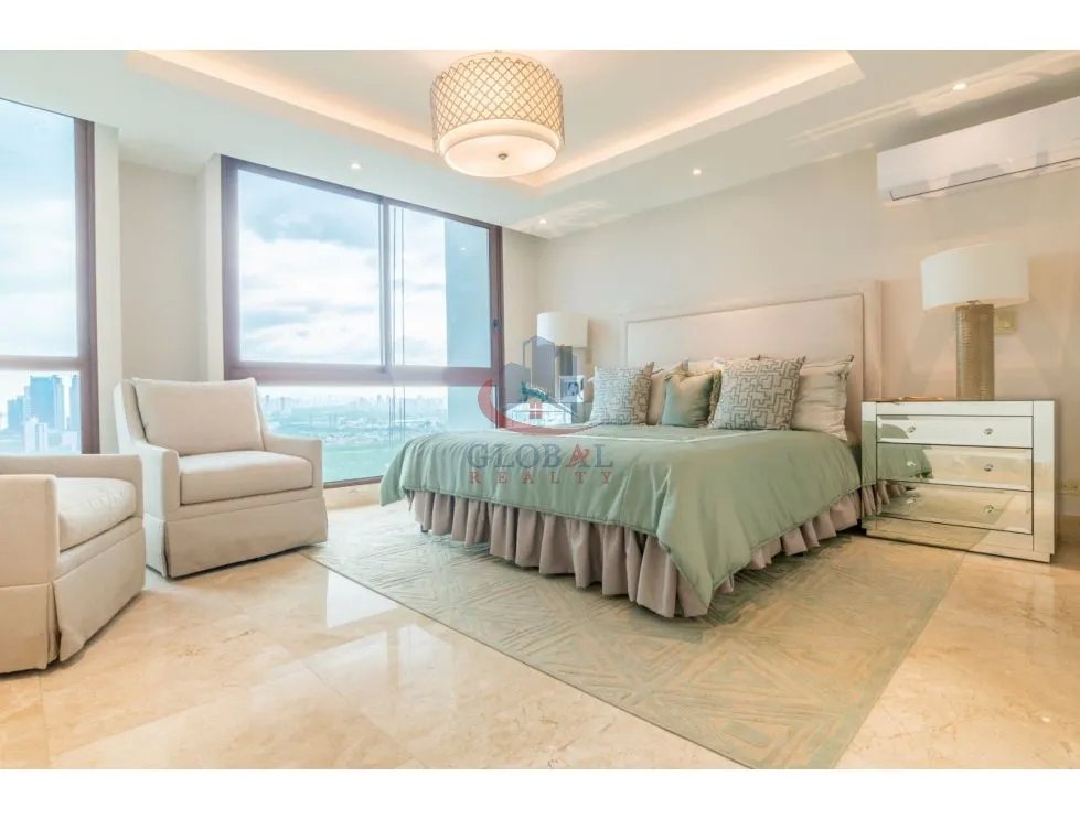 Venta de Apartamento en PH The Colonial Santa María