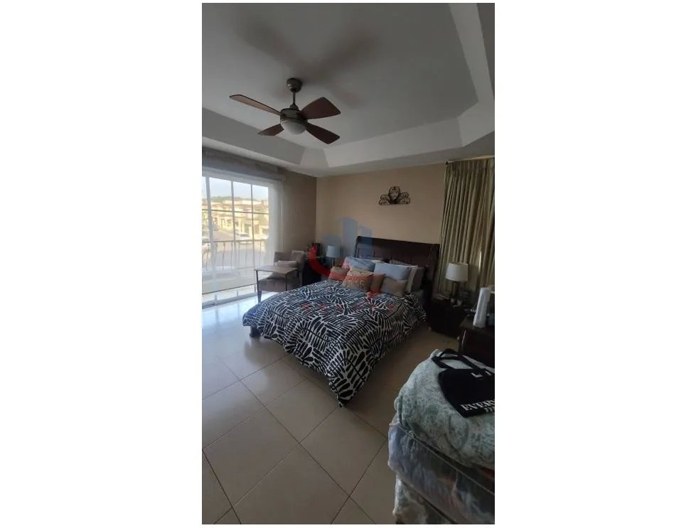 VENTA DE CASA EN PH DORADO SPRING, CONDADO DEL REY