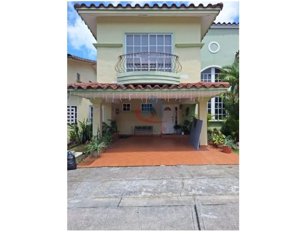 VENTA DE CASA EN PH DORADO SPRING, CONDADO DEL REY