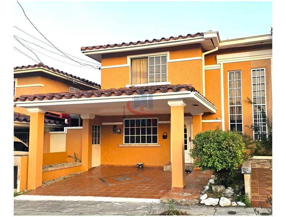 Venta de Hermosa Casa en Dorado Lakes Condado Del Rey