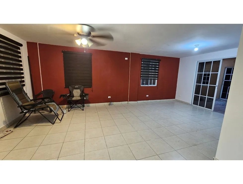 Venta de Hermosa Casa en Dorado Lakes Condado Del Rey