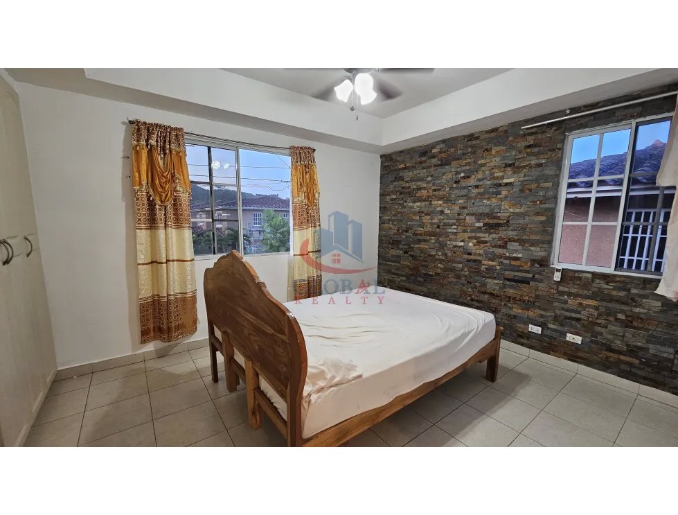 Venta de Hermosa Casa en Dorado Lakes Condado Del Rey
