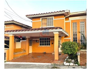 Venta de Hermosa Casa en Dorado Lakes Condado Del Rey