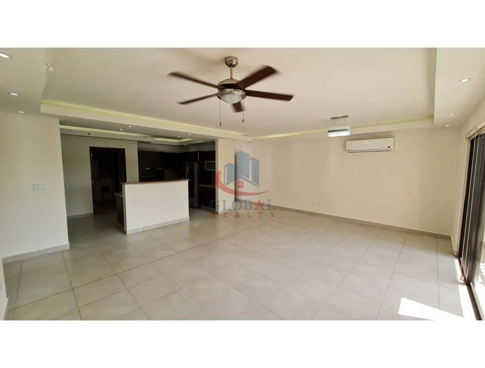 Se Vende Apartamento en Embassy Club Clayton