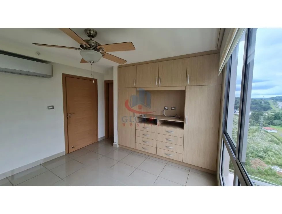 Se Alquila Apartamento en PH Rokas Condado del Rey