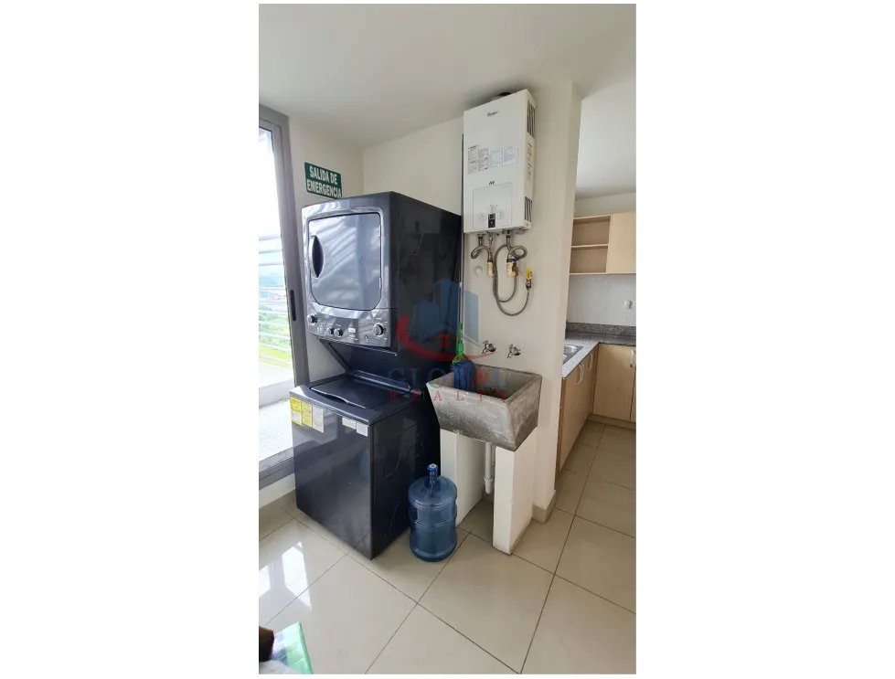 Se Alquila Apartamento en PH Rokas Condado del Rey