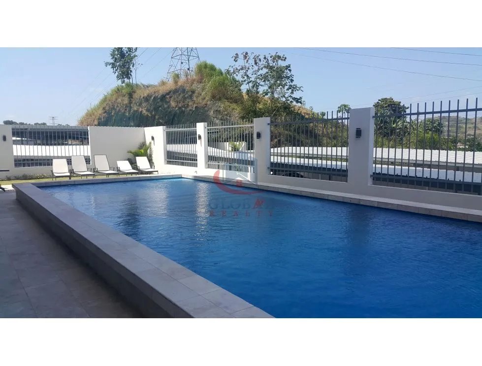 Se Alquila Apartamento en PH Rokas Condado del Rey