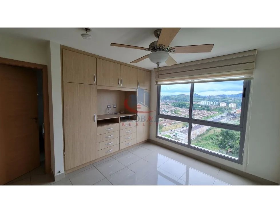 Se Alquila Apartamento en PH Rokas Condado del Rey