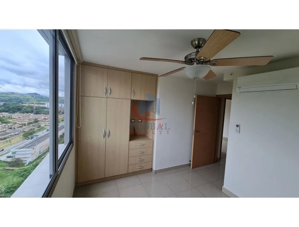 Se Alquila Apartamento en PH Rokas Condado del Rey