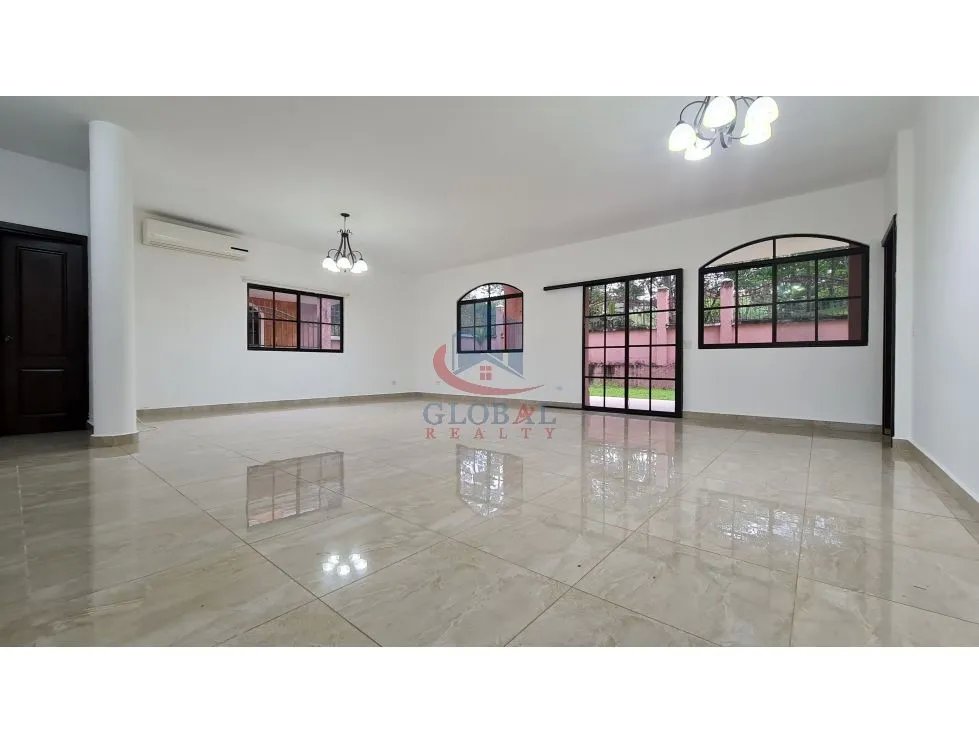 Venta de Casa Unifamiliar en PH Clayton Village, Clayton Panama