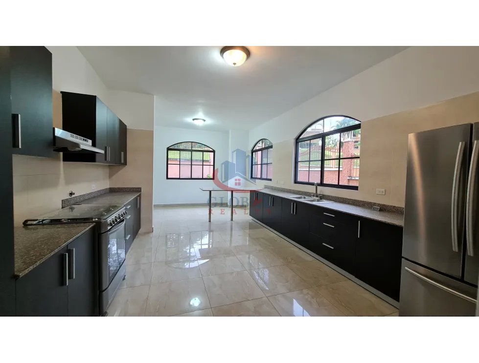Venta de Casa Unifamiliar en PH Clayton Village, Clayton Panama