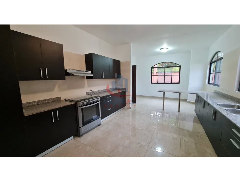 Venta de Casa Unifamiliar en PH Clayton Village, Clayton Panama