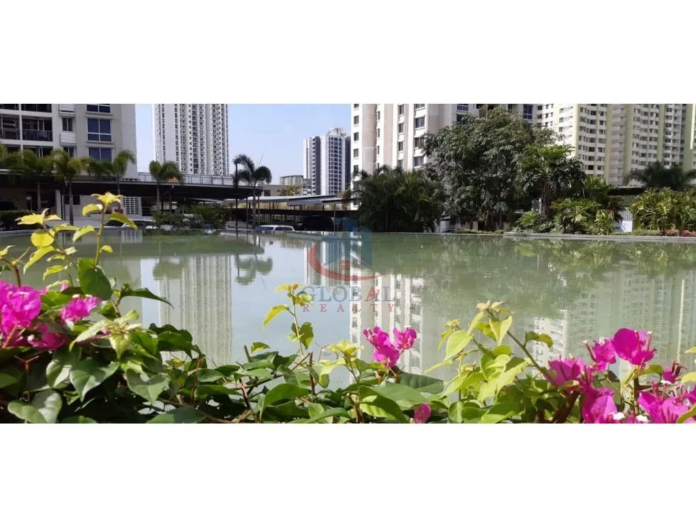 Se Vende Apartamento en PH Rokas Condado del Rey