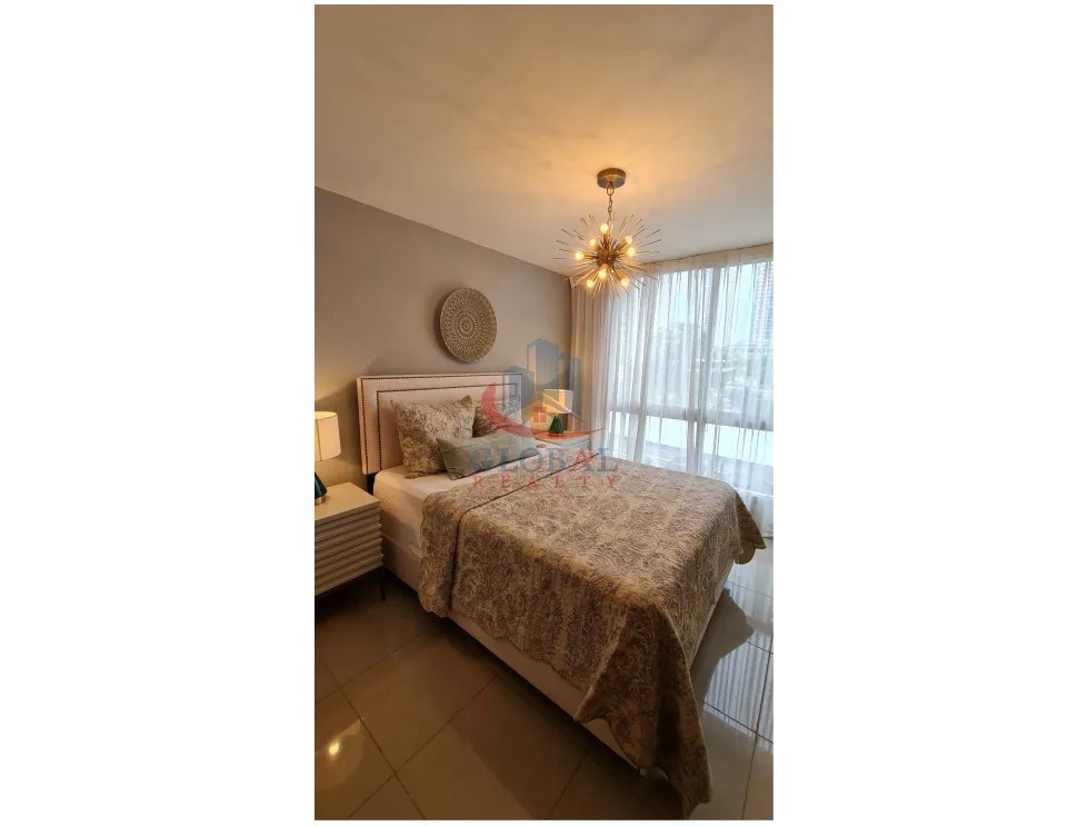 Se Vende Apartamento en PH Rokas Condado del Rey
