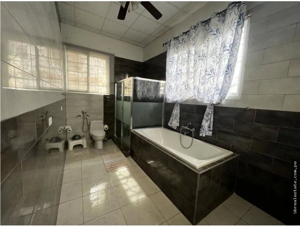 Single Family House for rent in Altos del Golf