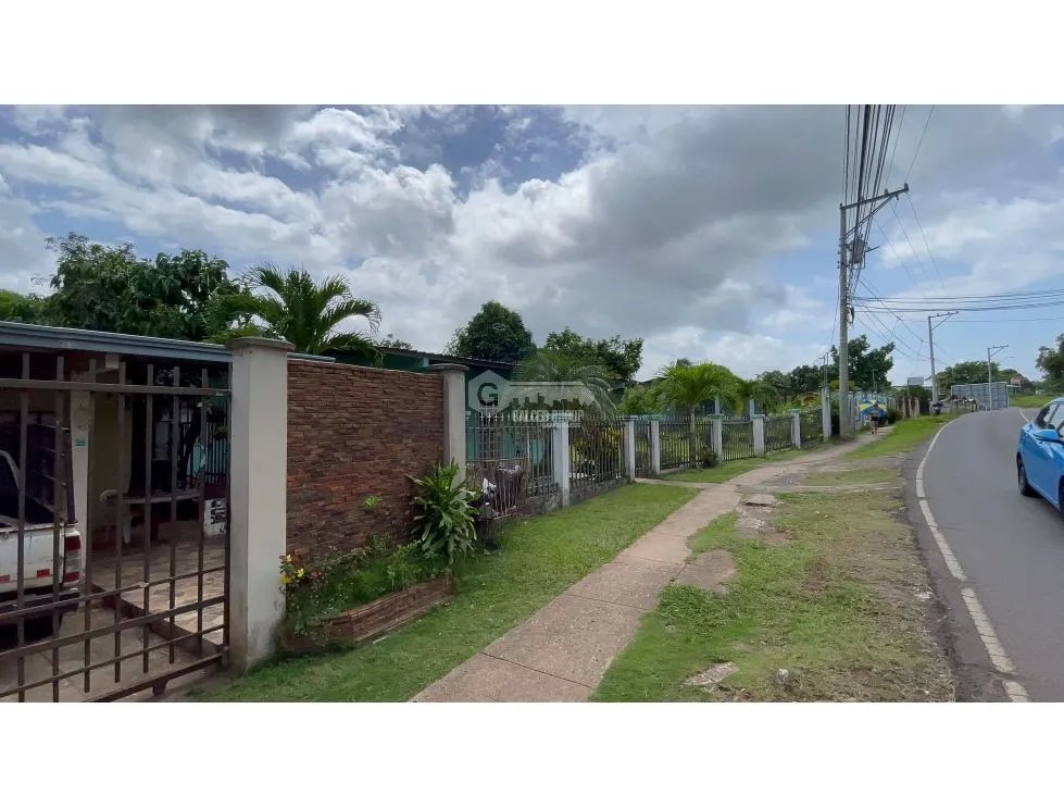 TERRENO / CHORRERA / LLANO LARGO / 6897 M2 / SOBRE VIA ASFALTADA