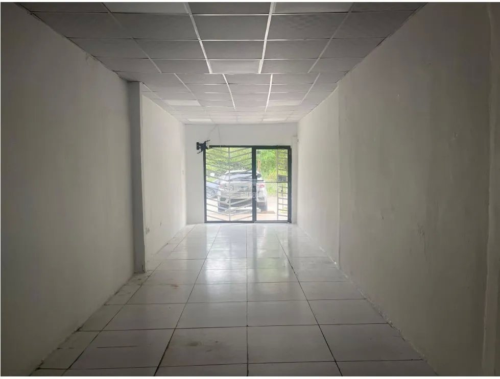SE ALQUILA LOCAL COMERCIAL EN EL CRISOL 66M 1 BAÑO 2 DIVISIONES